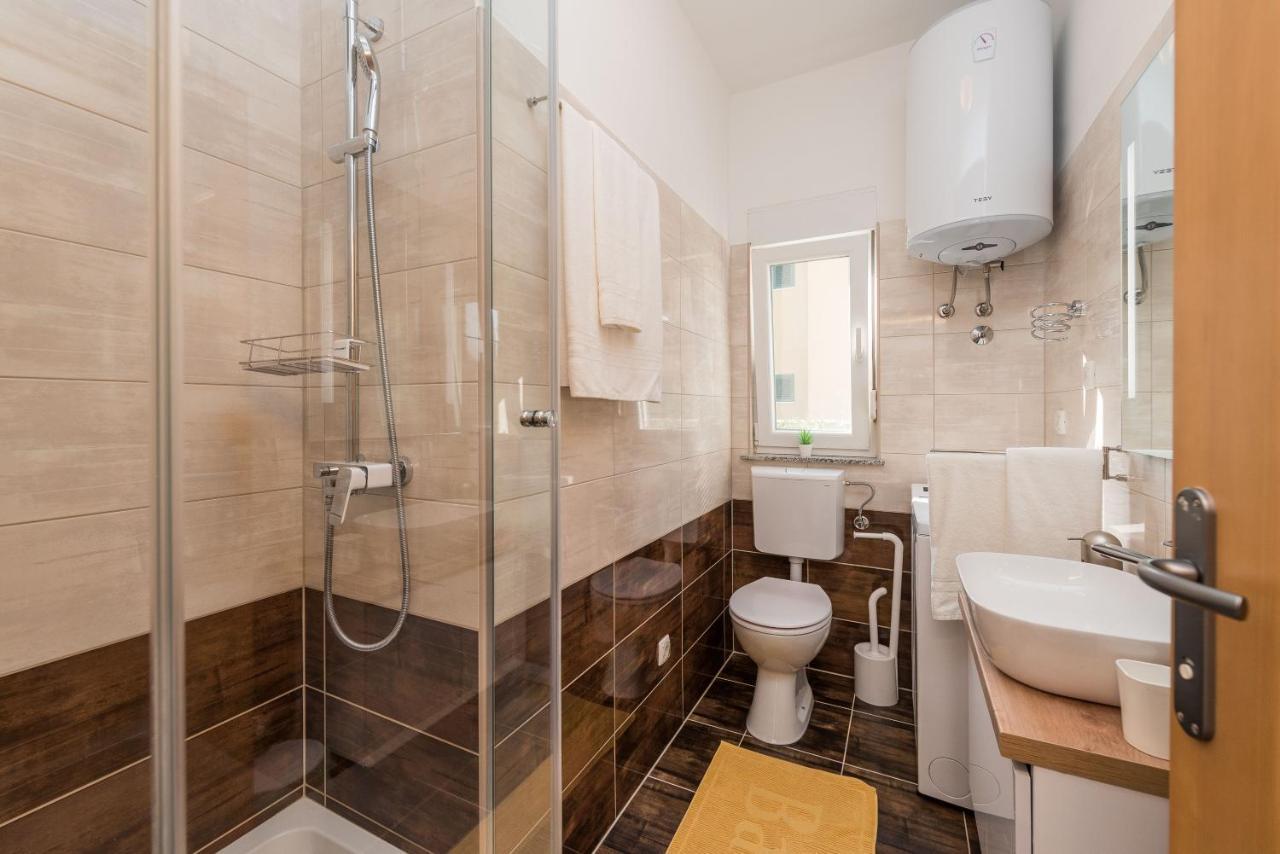 Villa Petra S Bazenom, Rostiljem I Parkingom Zadar Ngoại thất bức ảnh