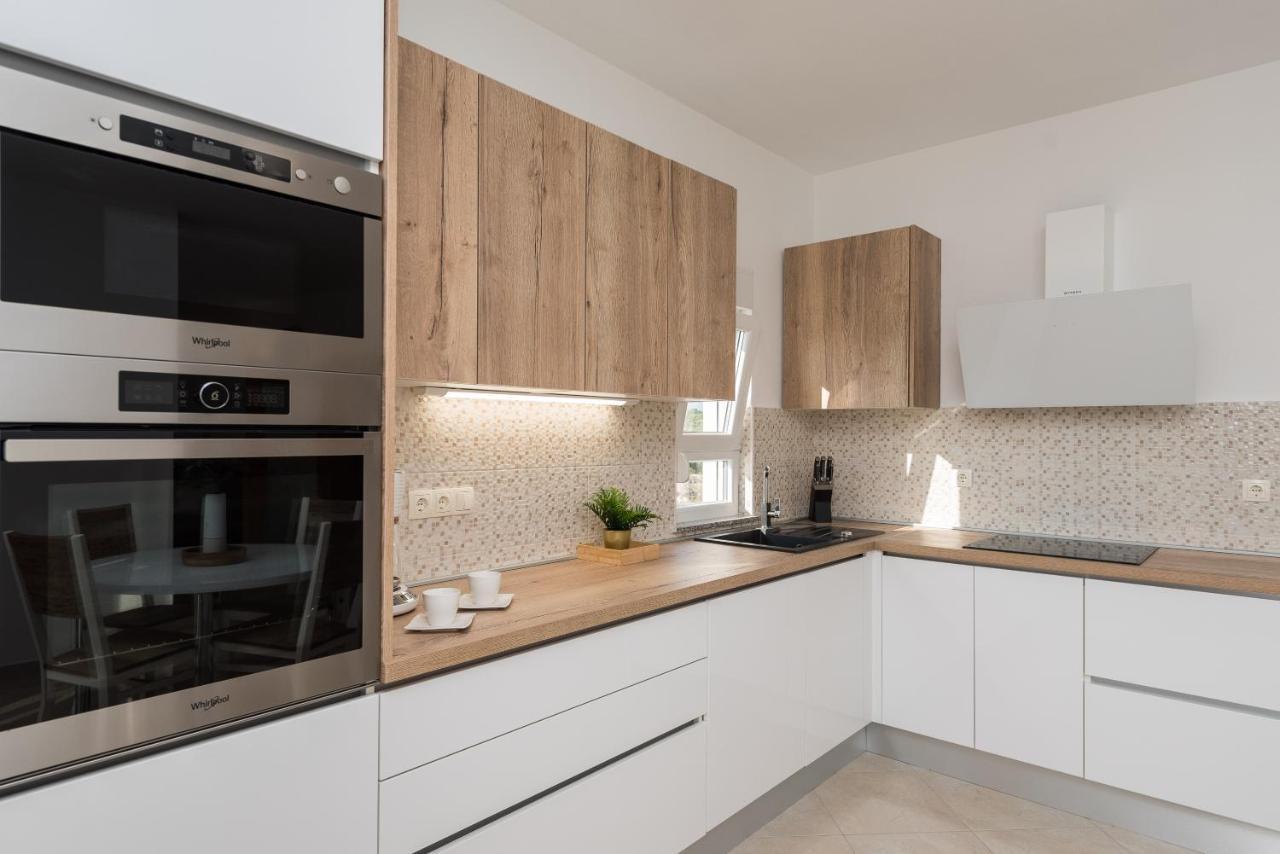 Villa Petra S Bazenom, Rostiljem I Parkingom Zadar Ngoại thất bức ảnh