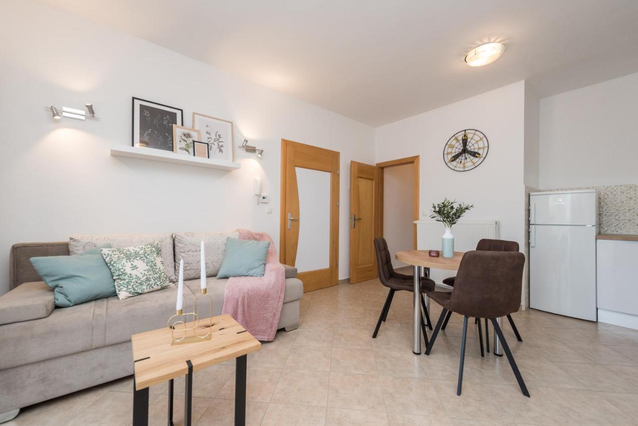 Villa Petra S Bazenom, Rostiljem I Parkingom Zadar Ngoại thất bức ảnh