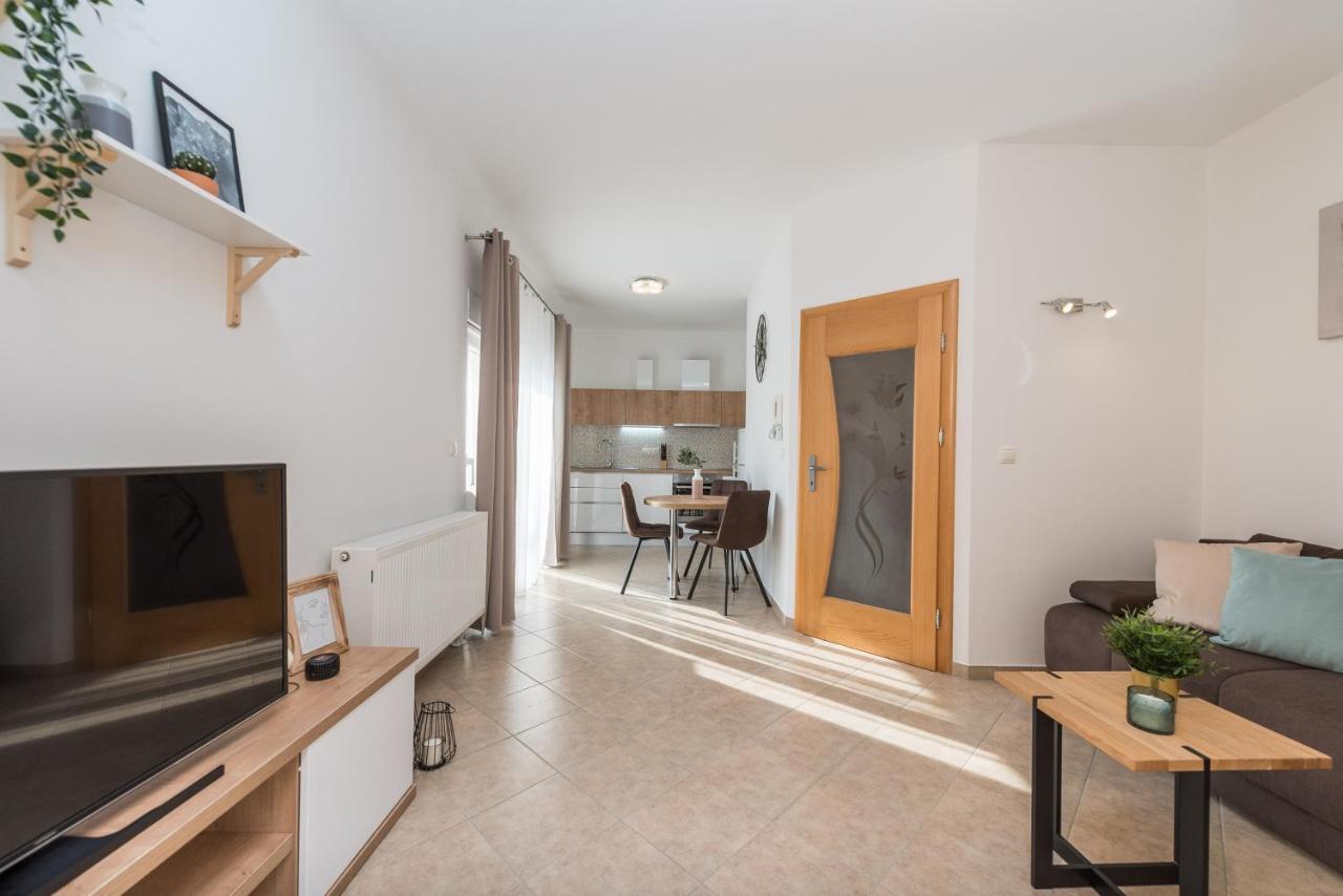 Villa Petra S Bazenom, Rostiljem I Parkingom Zadar Ngoại thất bức ảnh