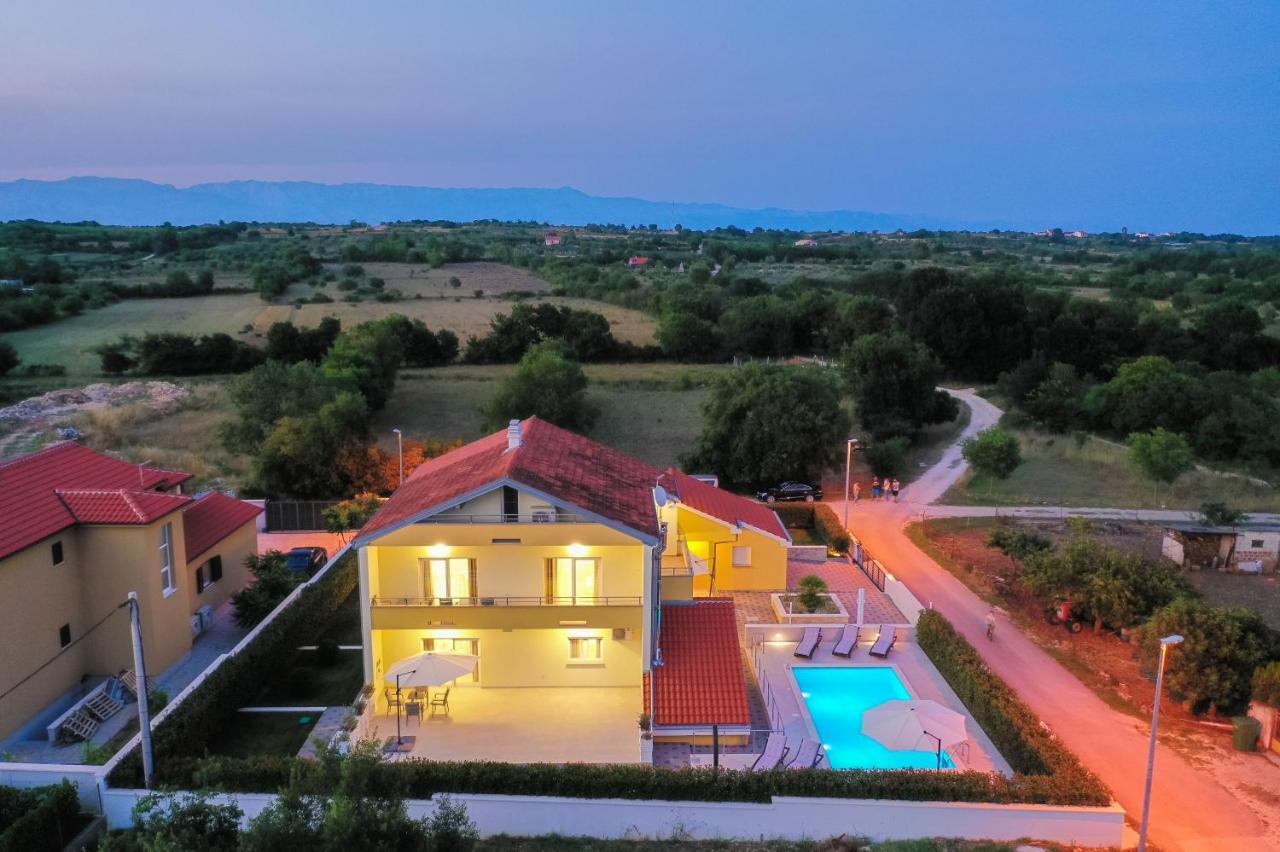 Villa Petra S Bazenom, Rostiljem I Parkingom Zadar Ngoại thất bức ảnh