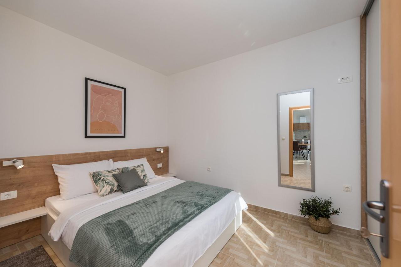 Villa Petra S Bazenom, Rostiljem I Parkingom Zadar Ngoại thất bức ảnh